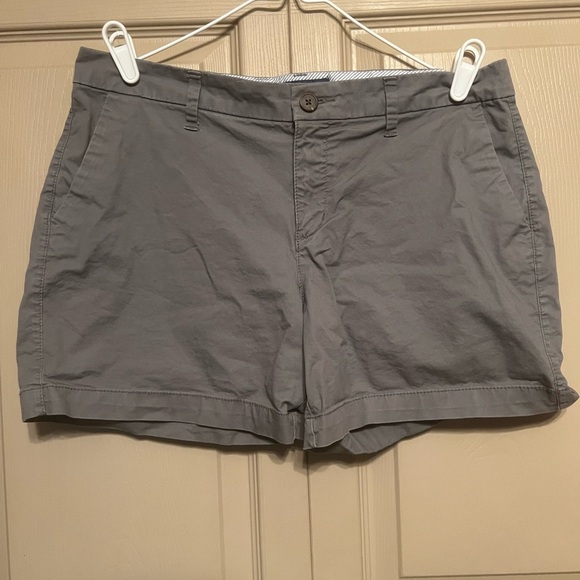 Old Navy Women's Gray Bermudas - Picture 1 of 7
